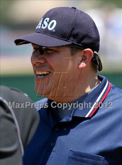Thumbnail 3 in Wakeland vs. Ennis (Class 4A Region II Semifinal) photogallery.