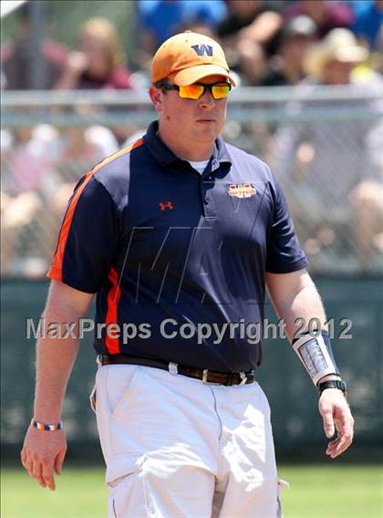 Thumbnail 1 in Wakeland vs. Ennis (Class 4A Region II Semifinal) photogallery.