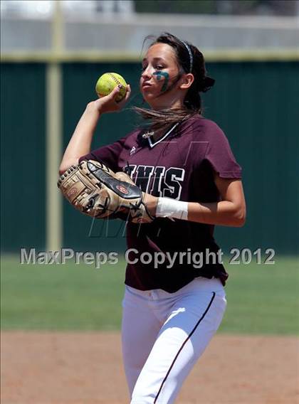 Thumbnail 1 in Wakeland vs. Ennis (Class 4A Region II Semifinal) photogallery.