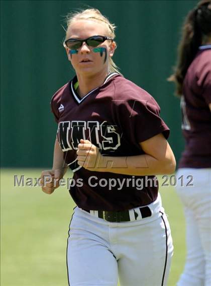 Thumbnail 1 in Wakeland vs. Ennis (Class 4A Region II Semifinal) photogallery.