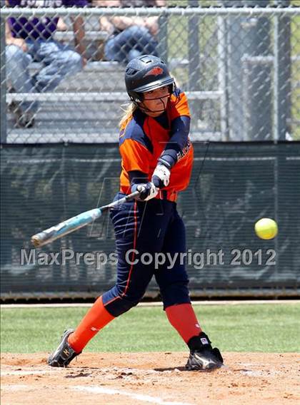 Thumbnail 3 in Wakeland vs. Ennis (Class 4A Region II Semifinal) photogallery.