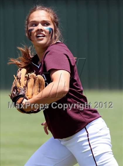 Thumbnail 1 in Wakeland vs. Ennis (Class 4A Region II Semifinal) photogallery.