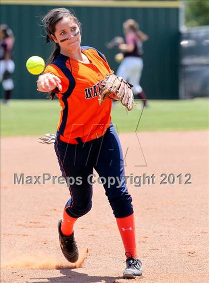 Thumbnail 3 in Wakeland vs. Ennis (Class 4A Region II Semifinal) photogallery.