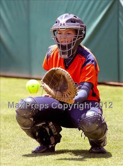 Thumbnail 2 in Wakeland vs. Ennis (Class 4A Region II Semifinal) photogallery.