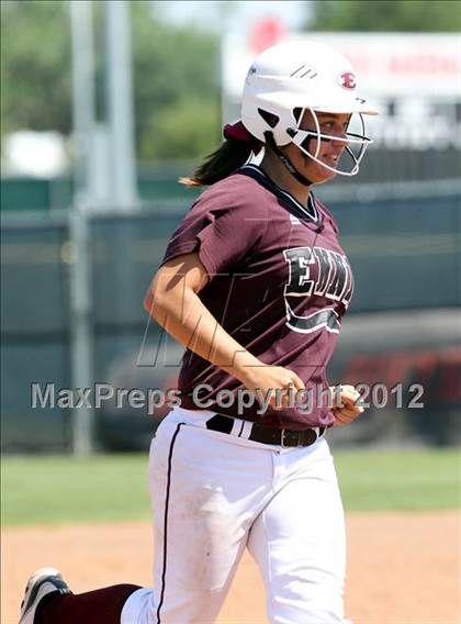 Thumbnail 2 in Wakeland vs. Ennis (Class 4A Region II Semifinal) photogallery.