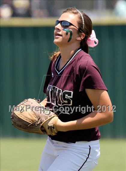 Thumbnail 1 in Wakeland vs. Ennis (Class 4A Region II Semifinal) photogallery.