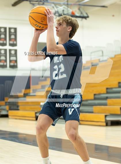 Thumbnail 2 in Valor Christian @ Columbine photogallery.