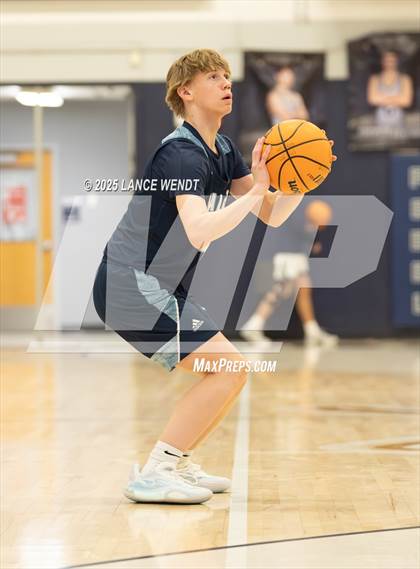 Thumbnail 2 in Valor Christian @ Columbine photogallery.