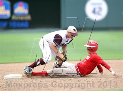 Thumbnail 1 in Hallettsville vs. Hughes Springs (UIL 2A Final) photogallery.