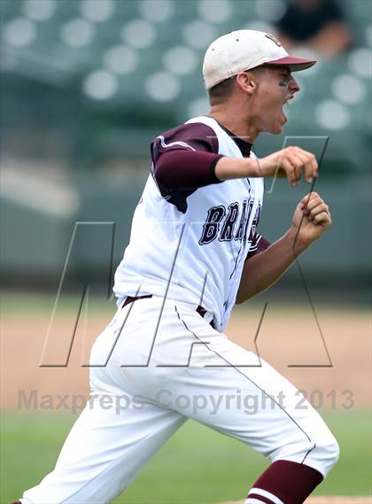 Thumbnail 2 in Hallettsville vs. Hughes Springs (UIL 2A Final) photogallery.