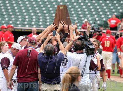 Thumbnail 3 in Hallettsville vs. Hughes Springs (UIL 2A Final) photogallery.