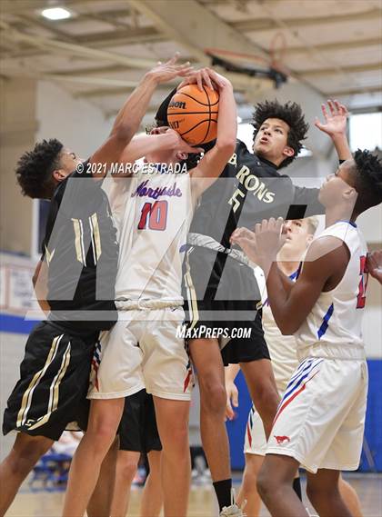 Thumbnail 1 in JV: Northside Christian @ St. Petersburg Catholic photogallery.