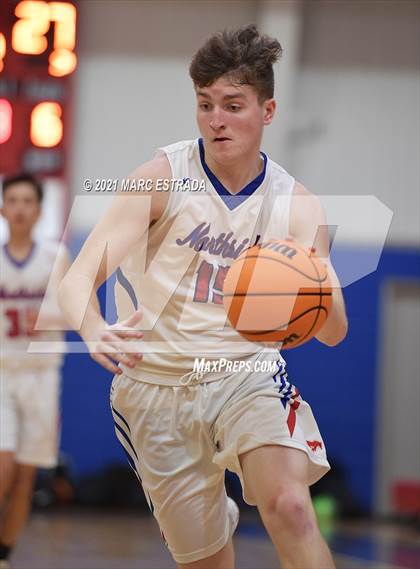 Thumbnail 1 in JV: Northside Christian @ St. Petersburg Catholic photogallery.