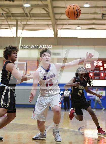 Thumbnail 3 in JV: Northside Christian @ St. Petersburg Catholic photogallery.