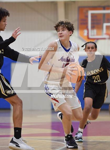 Thumbnail 3 in JV: Northside Christian @ St. Petersburg Catholic photogallery.
