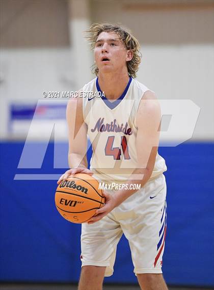 Thumbnail 2 in JV: Northside Christian @ St. Petersburg Catholic photogallery.