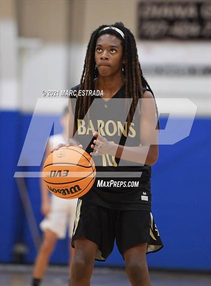 Thumbnail 1 in JV: Northside Christian @ St. Petersburg Catholic photogallery.