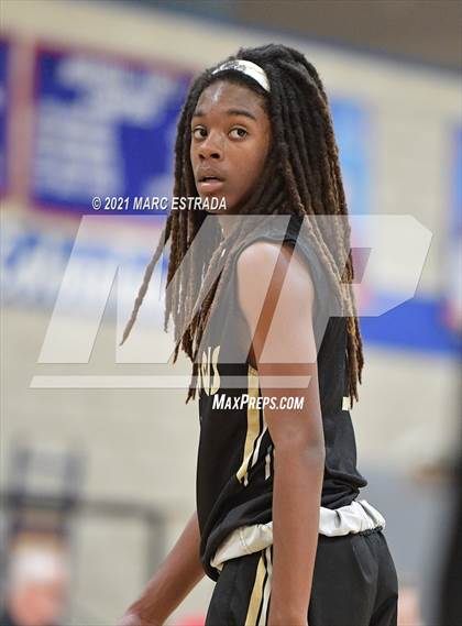 Thumbnail 3 in JV: Northside Christian @ St. Petersburg Catholic photogallery.