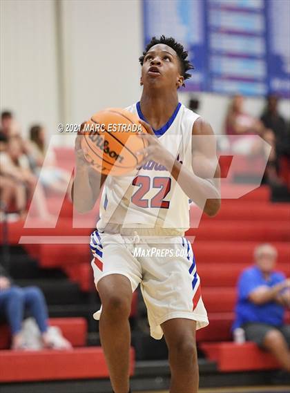 Thumbnail 3 in JV: Northside Christian @ St. Petersburg Catholic photogallery.