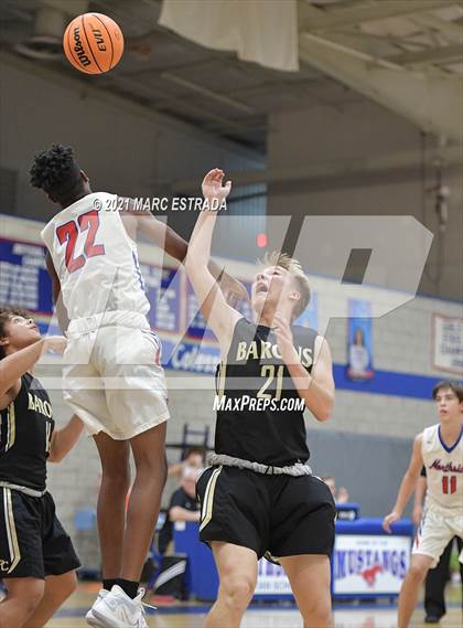 Thumbnail 2 in JV: Northside Christian @ St. Petersburg Catholic photogallery.