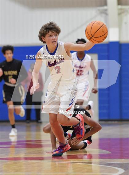 Thumbnail 2 in JV: Northside Christian @ St. Petersburg Catholic photogallery.