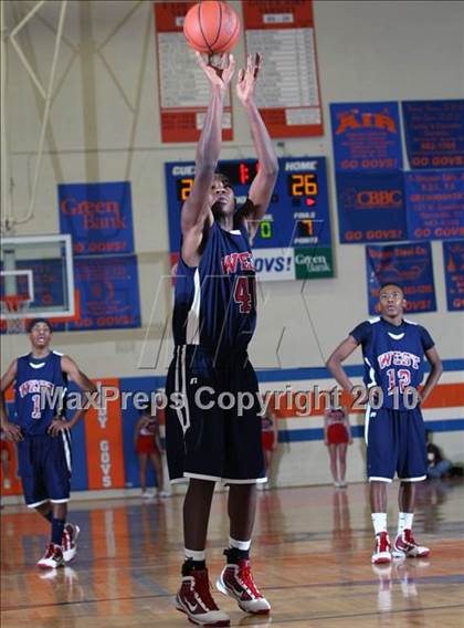 Thumbnail 2 in West @ Blount photogallery.
