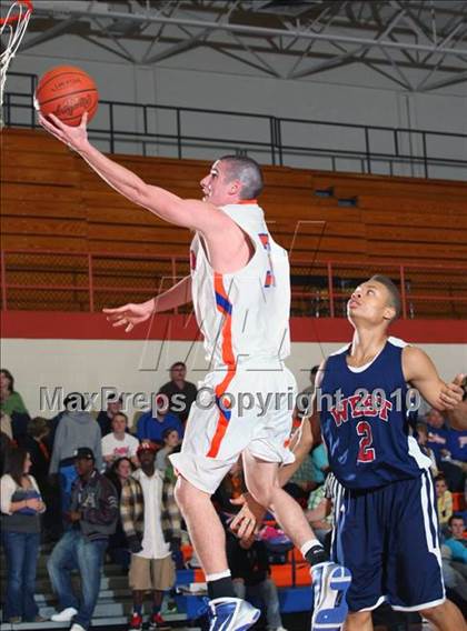 Thumbnail 1 in West @ Blount photogallery.