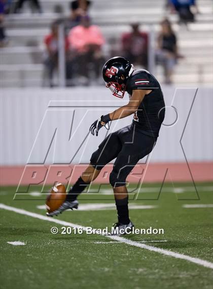 Thumbnail 3 in Rowlett vs North Garland photogallery.