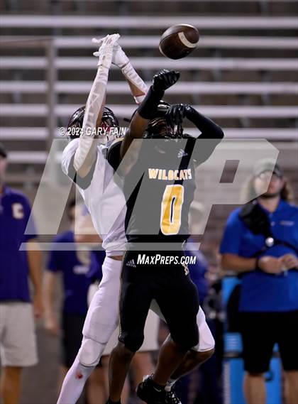 Thumbnail 3 in White County vs Hixson (Blue Cross Bowl) photogallery.