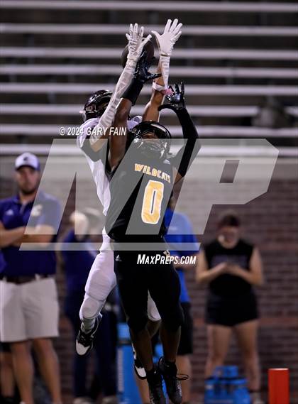 Thumbnail 2 in White County vs Hixson (Blue Cross Bowl) photogallery.