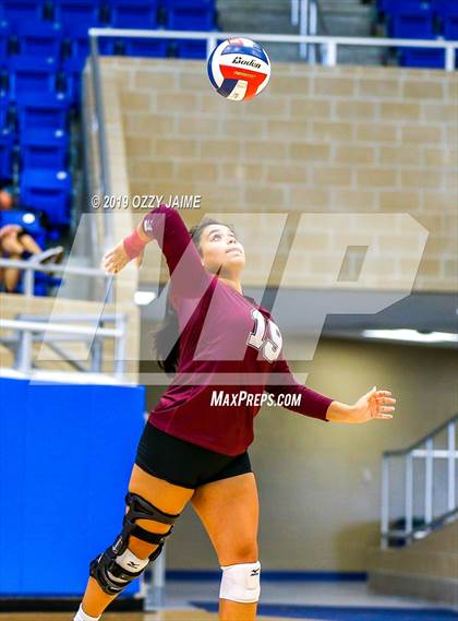Thumbnail 3 in Marshall vs. O'Connor photogallery.
