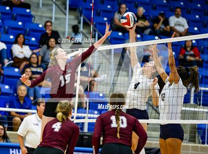 Thumbnail 3 in Marshall vs. O'Connor photogallery.
