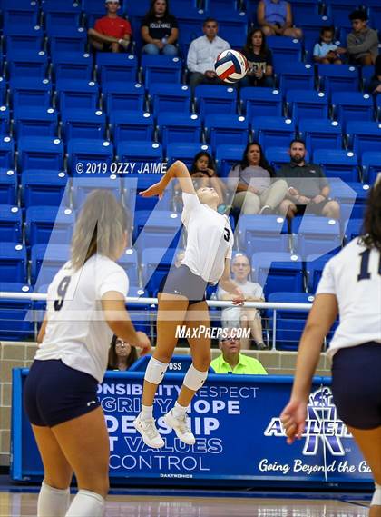 Thumbnail 2 in Marshall vs. O'Connor photogallery.
