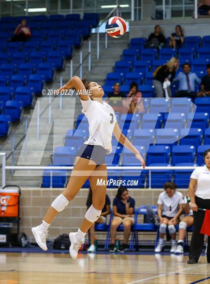 Thumbnail 3 in Marshall vs. O'Connor photogallery.