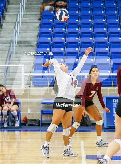 Thumbnail 3 in Marshall vs. O'Connor photogallery.