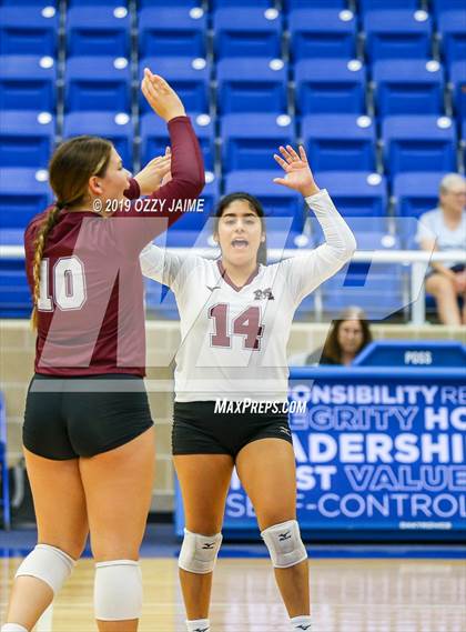 Thumbnail 3 in Marshall vs. O'Connor photogallery.