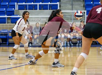Thumbnail 3 in Marshall vs. O'Connor photogallery.