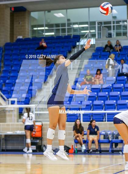 Thumbnail 2 in Marshall vs. O'Connor photogallery.