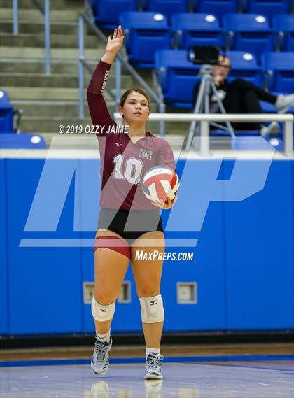 Thumbnail 1 in Marshall vs. O'Connor photogallery.