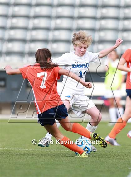 Thumbnail 2 in Vail Mountain vs. Dawson School (CHSAA 2A Final) photogallery.