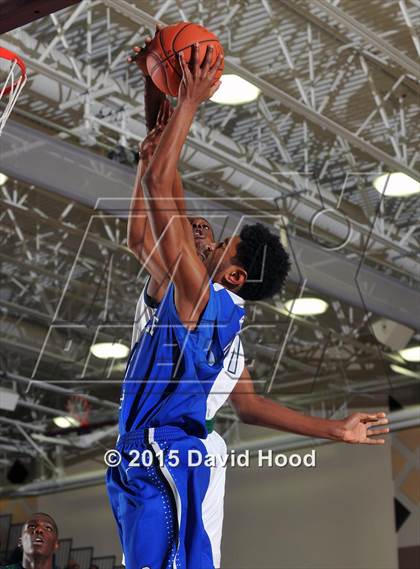 Thumbnail 2 in Chino Hills vs. Seattle Prep (MaxPreps Holiday Classic) photogallery.