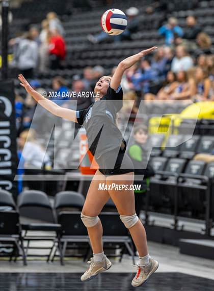 Thumbnail 3 in Layton vs. Fremont (UHSAA 6A Second Round) photogallery.