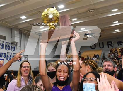 Thumbnail 3 in Valley Vista vs. Hamilton (AIA 6A Finals - Awards) photogallery.