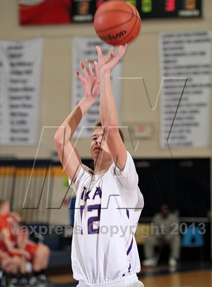 Thumbnail 2 in King's Academy vs. Pigeon Forge (Seymour Christmas Classic) photogallery.