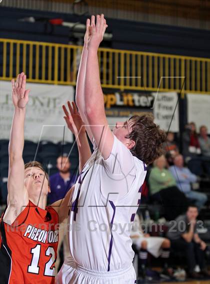 Thumbnail 2 in King's Academy vs. Pigeon Forge (Seymour Christmas Classic) photogallery.