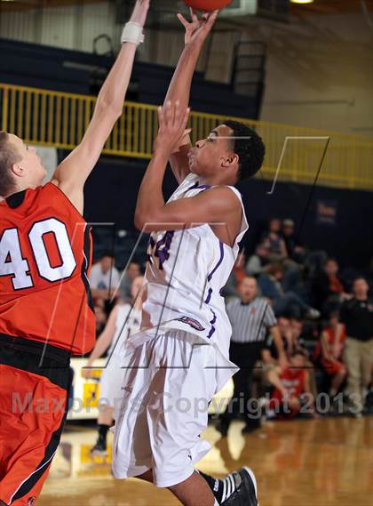 Thumbnail 1 in King's Academy vs. Pigeon Forge (Seymour Christmas Classic) photogallery.