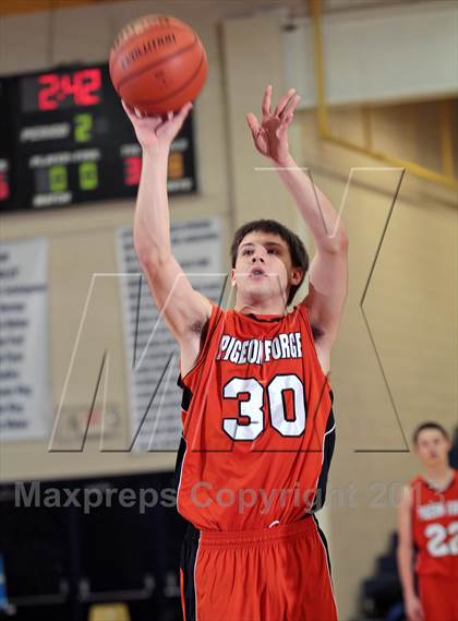 Thumbnail 3 in King's Academy vs. Pigeon Forge (Seymour Christmas Classic) photogallery.