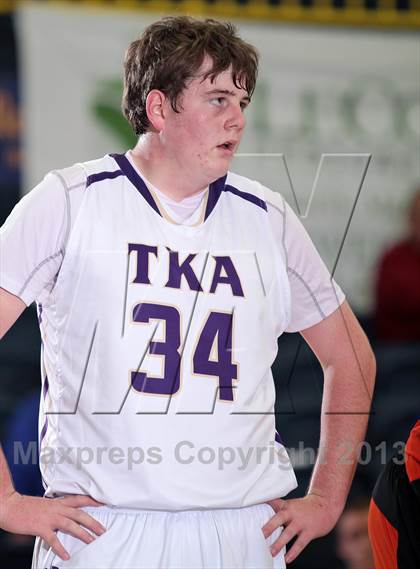 Thumbnail 3 in King's Academy vs. Pigeon Forge (Seymour Christmas Classic) photogallery.