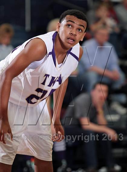 Thumbnail 2 in King's Academy vs. Pigeon Forge (Seymour Christmas Classic) photogallery.