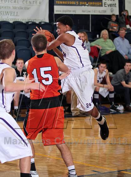 Thumbnail 3 in King's Academy vs. Pigeon Forge (Seymour Christmas Classic) photogallery.